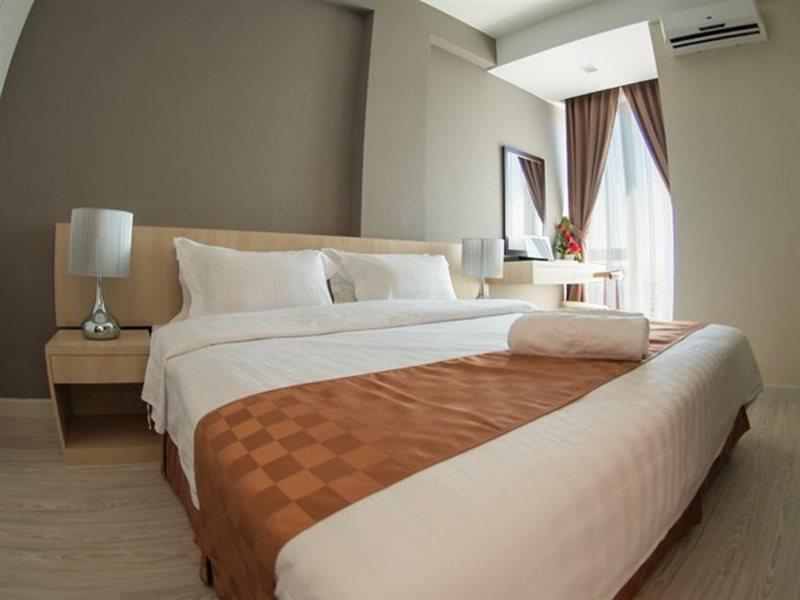 Sky Hotel Кота Кинабалу Екстериор снимка