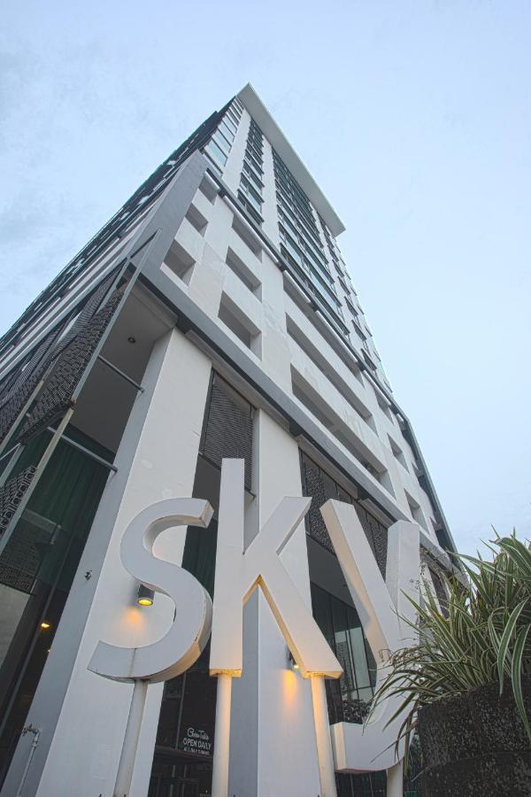 Sky Hotel Кота Кинабалу Екстериор снимка