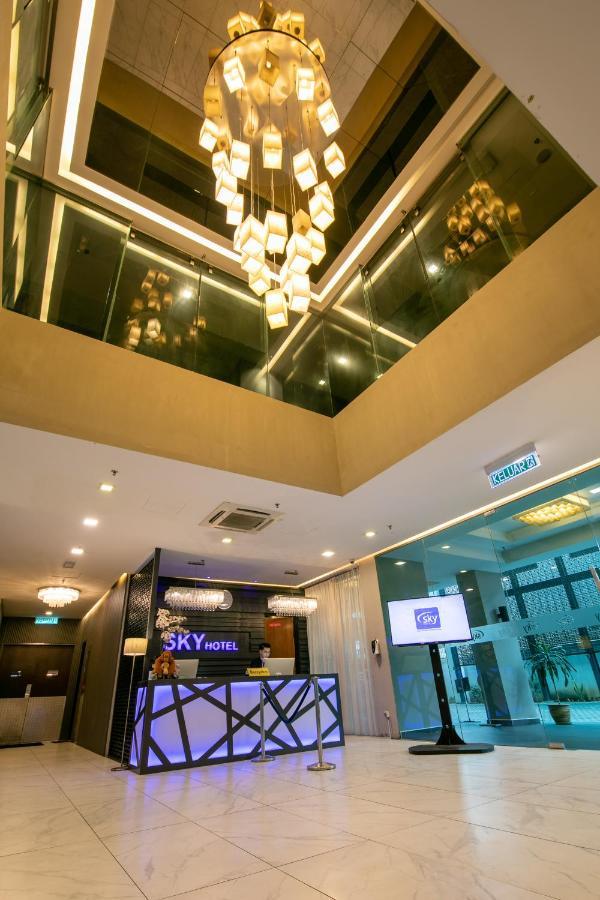 Sky Hotel Кота Кинабалу Екстериор снимка