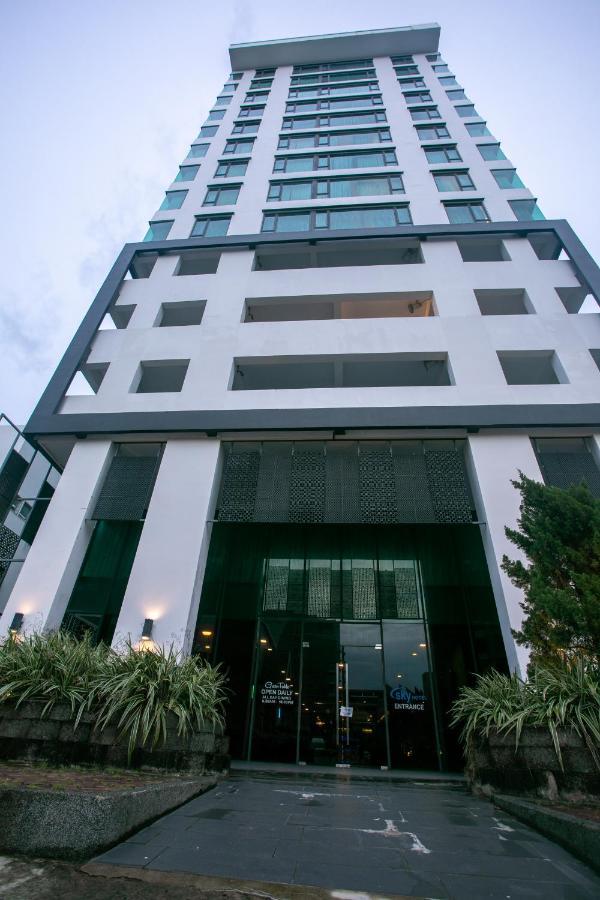 Sky Hotel Кота Кинабалу Екстериор снимка