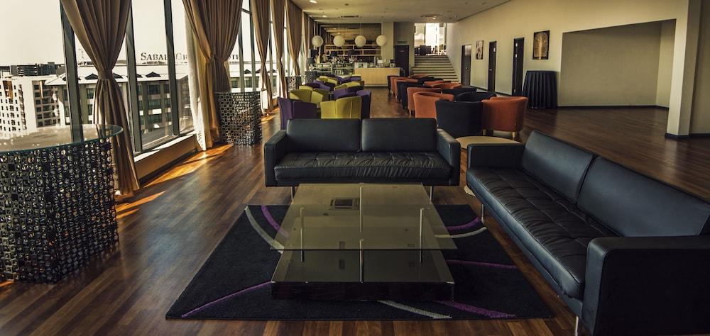 Sky Hotel Кота Кинабалу Екстериор снимка